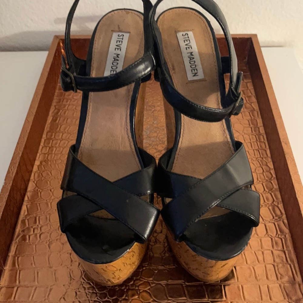 Steve Madden Black 6” laminated ALL cork wedge